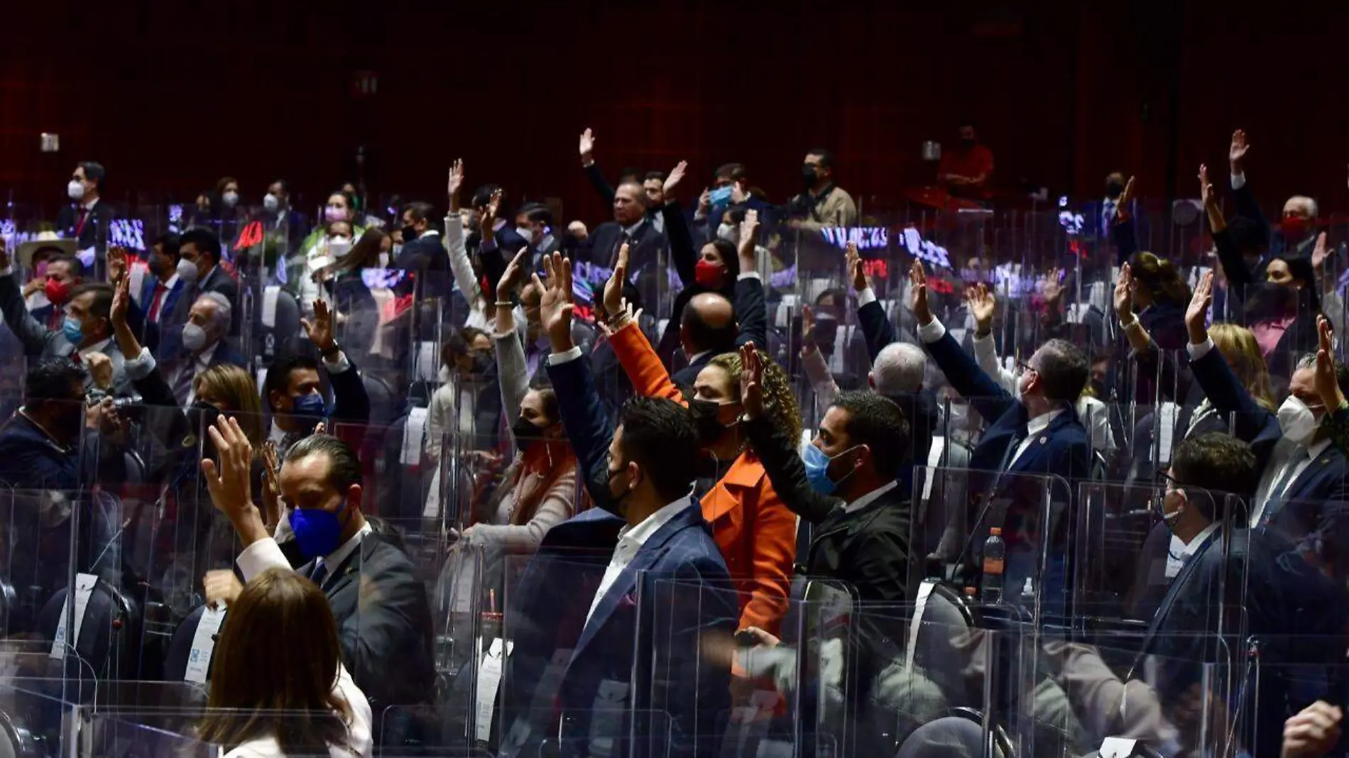 Diputados aprueban en lo general Ley de Juicio Político